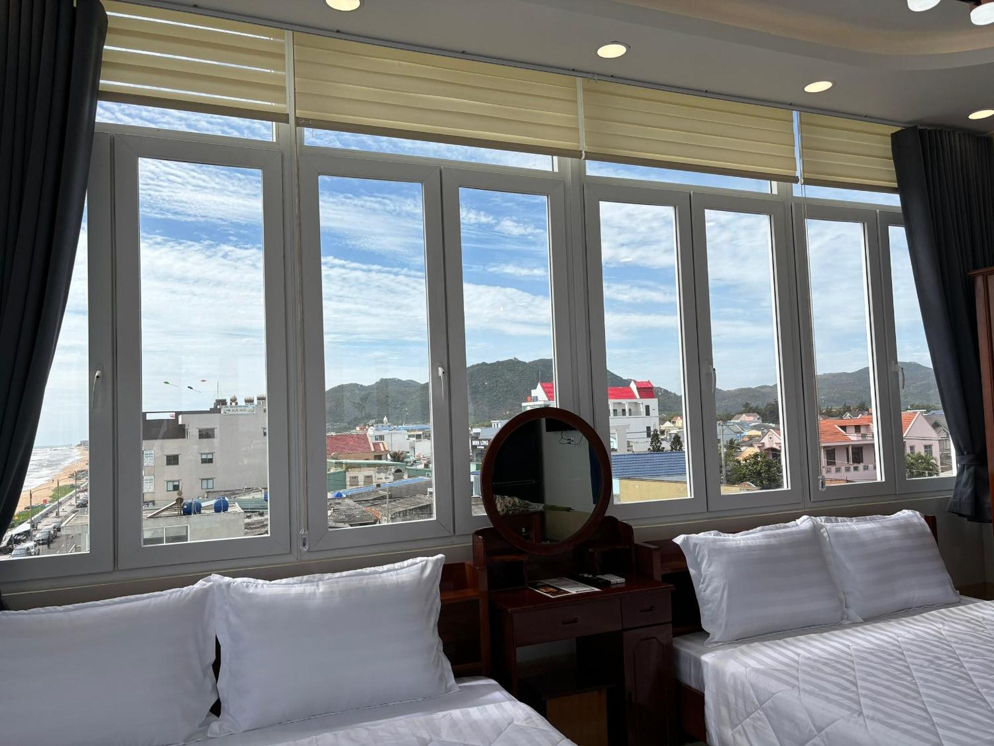 Khach San A68 Hotel Long My Buitenkant foto